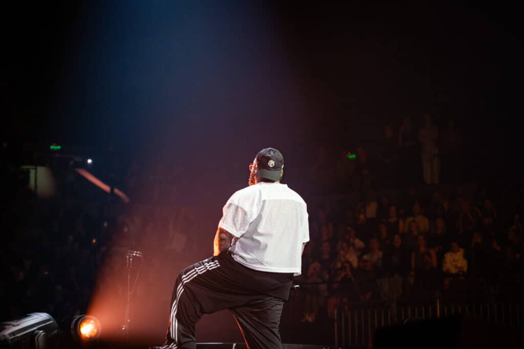 Teddy Swims looking out into the crowd in Auckland on the 9th October 2025 - I've tried everything but therapy tour